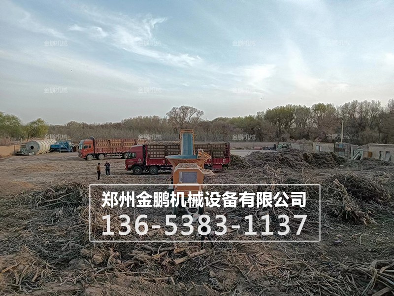 樹(shù)枝粉碎機(jī)生產(chǎn)現(xiàn)場(chǎng)
