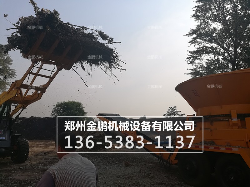 移動式木材破碎機生產(chǎn)現(xiàn)場