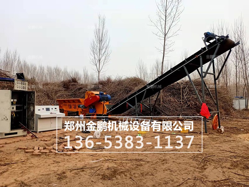 移動式木材破碎機生產(chǎn)現(xiàn)場