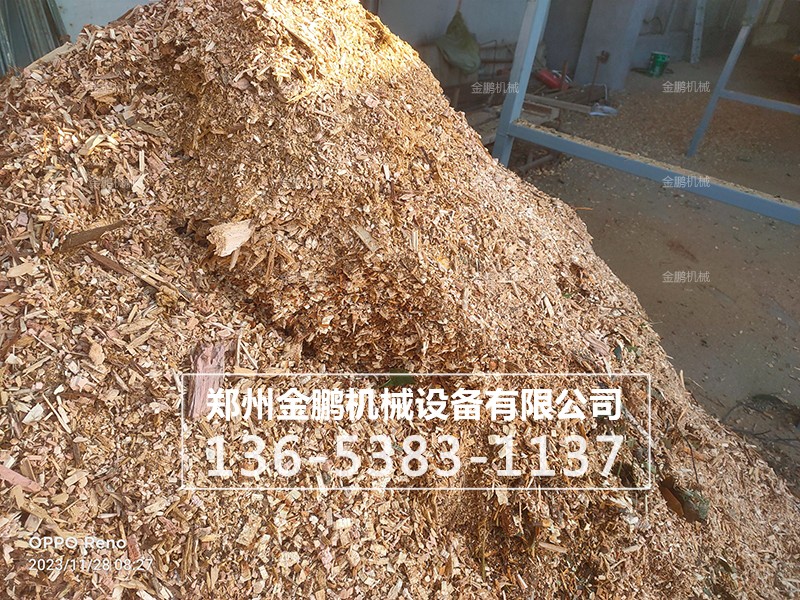 圓盤樹根粉碎機生產(chǎn)現(xiàn)場