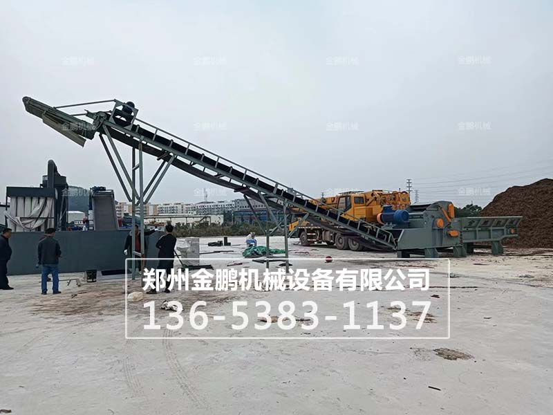 誠(chéng)信經(jīng)營(yíng)木材粉碎機(jī)產(chǎn)品現(xiàn)場(chǎng)展示