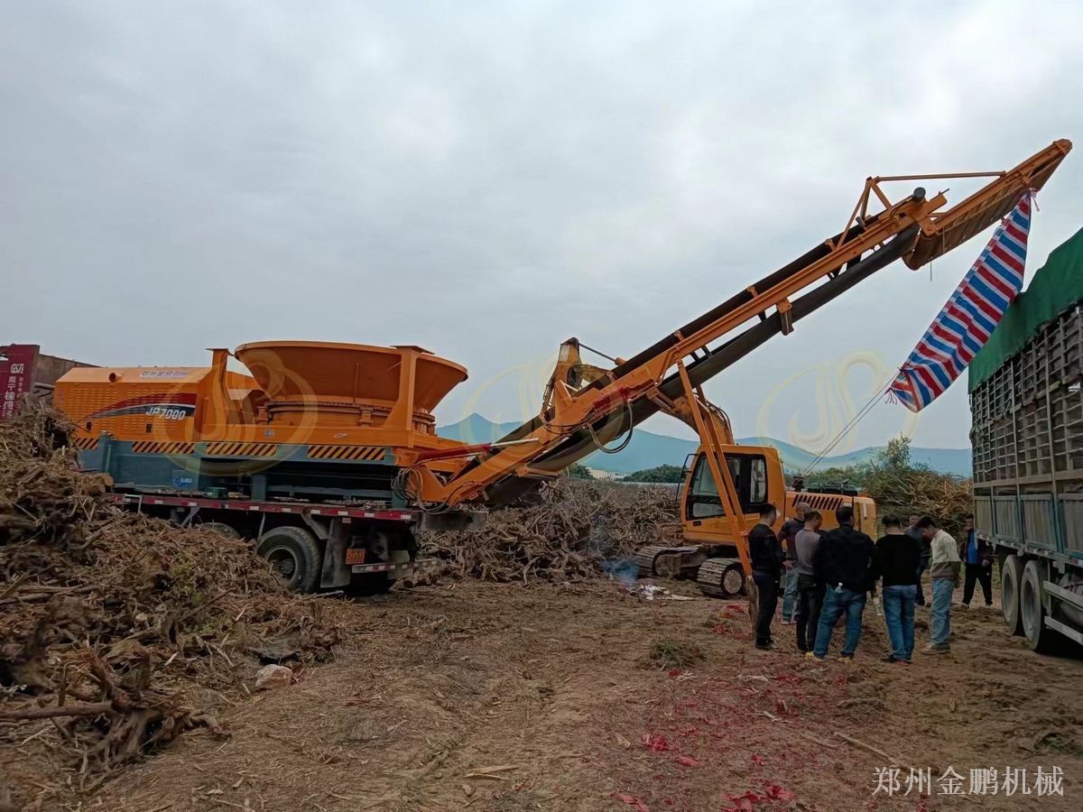 鄭州金鵬全自動大型樹枝粉碎機(jī)破碎樹枝與園林廢棄物選型要點(diǎn)