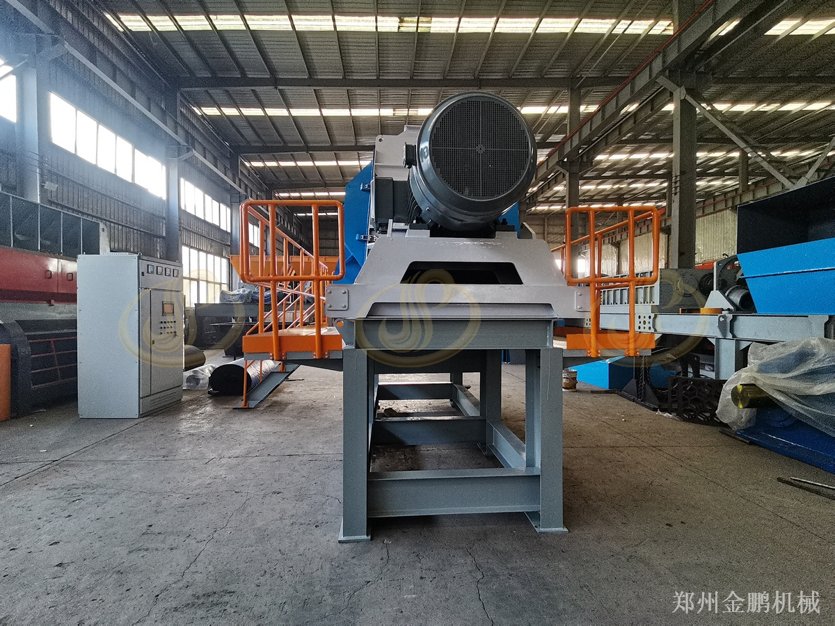 鄭州金鵬雜草粉碎機(jī)：牧場(chǎng)干雜草集中細(xì)粉碎處理設(shè)備