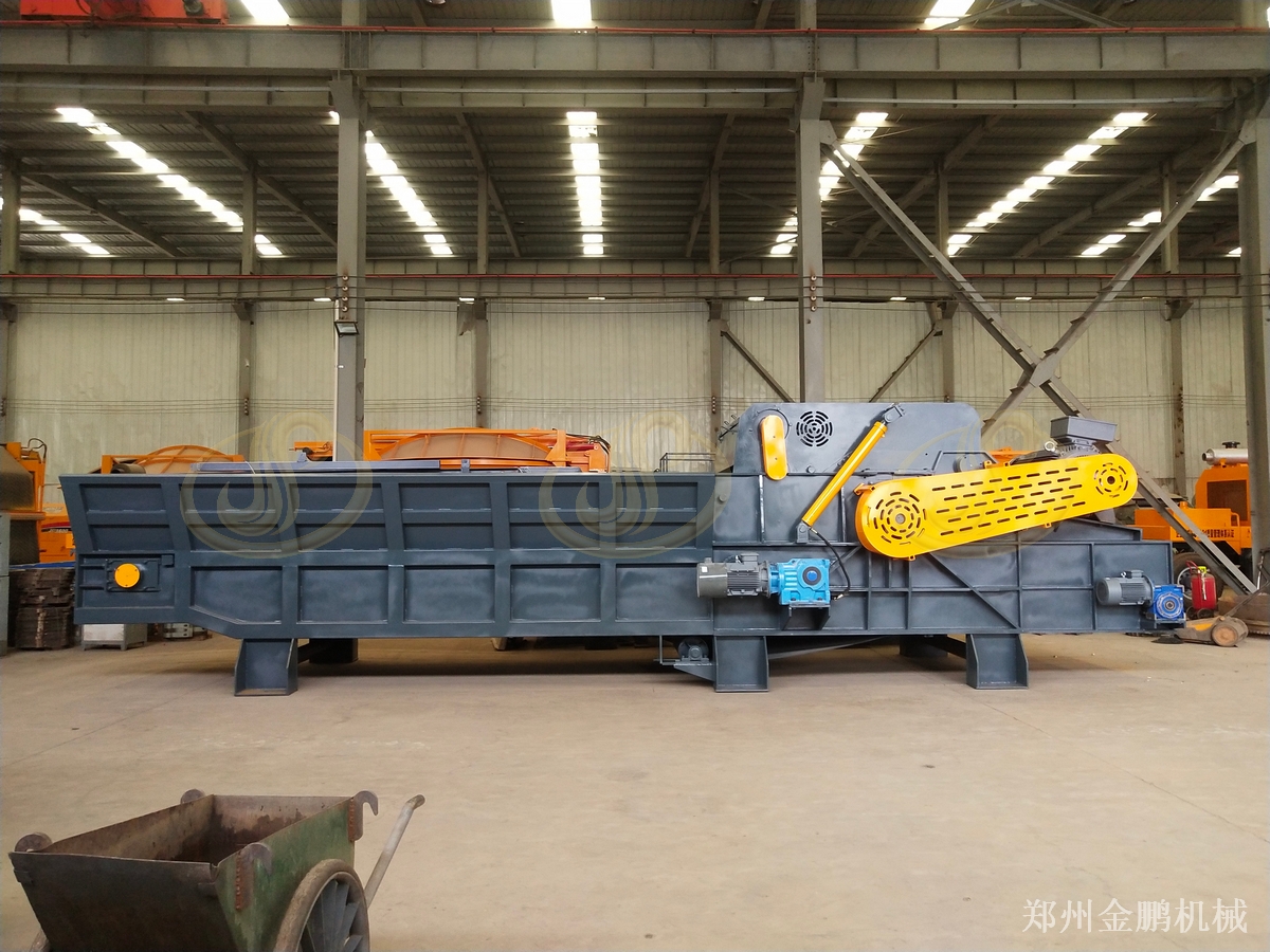 鄭州金鵬大型木料粉碎機(jī)JP2000處理廢舊建筑模板